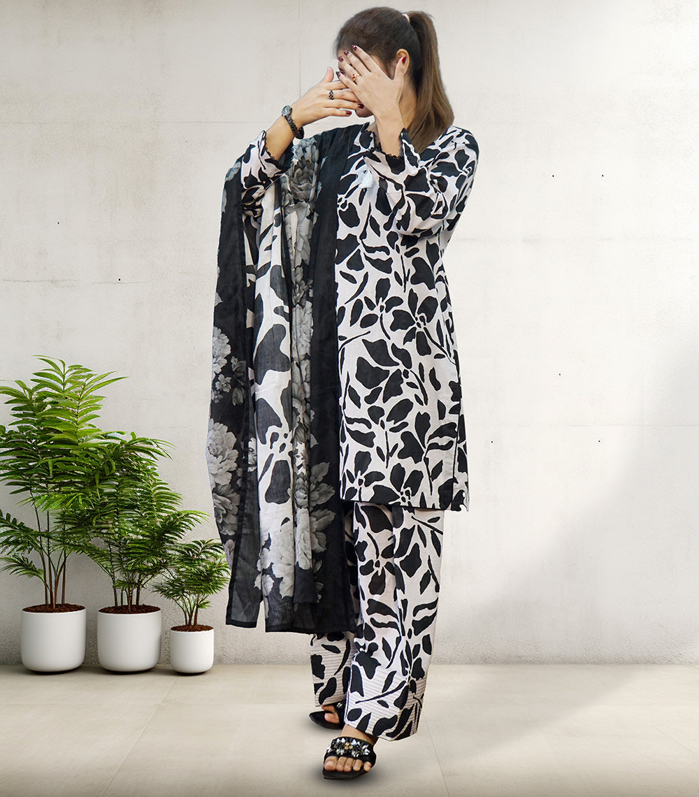 Amira – Monochrome Elegance Collection