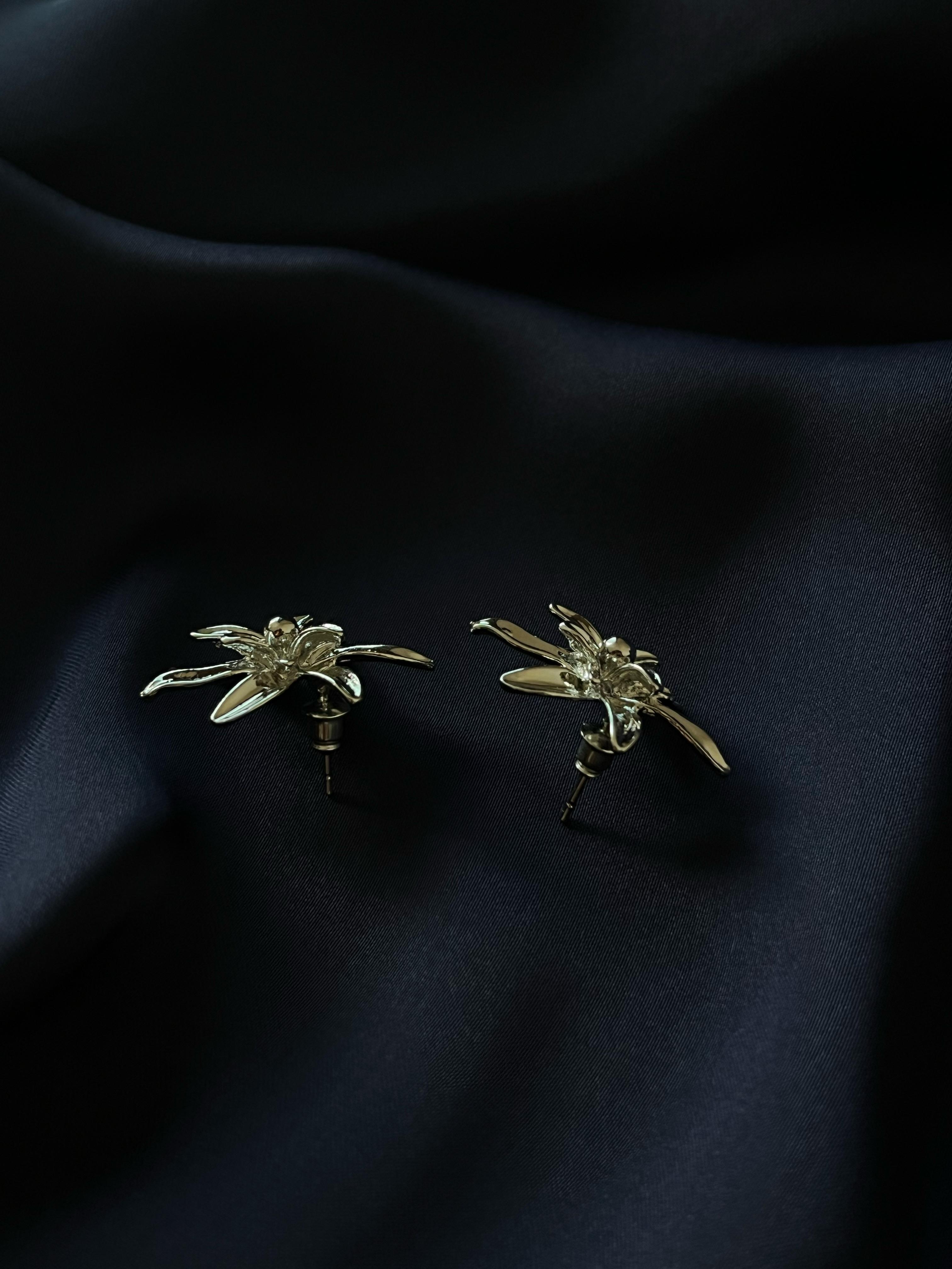 Heavy Silver Flower Ear Studs