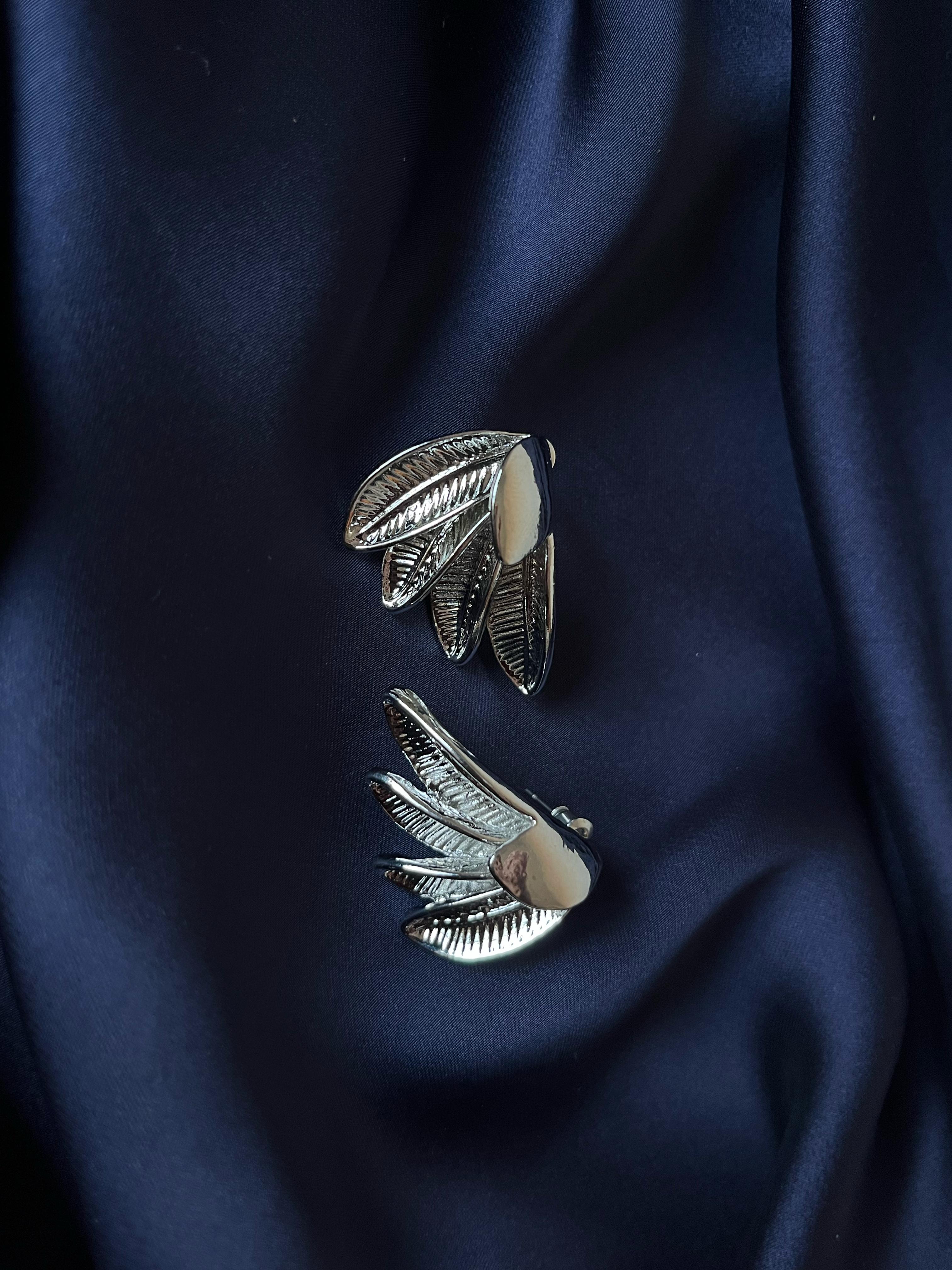 Trendy Metal Silver Studs