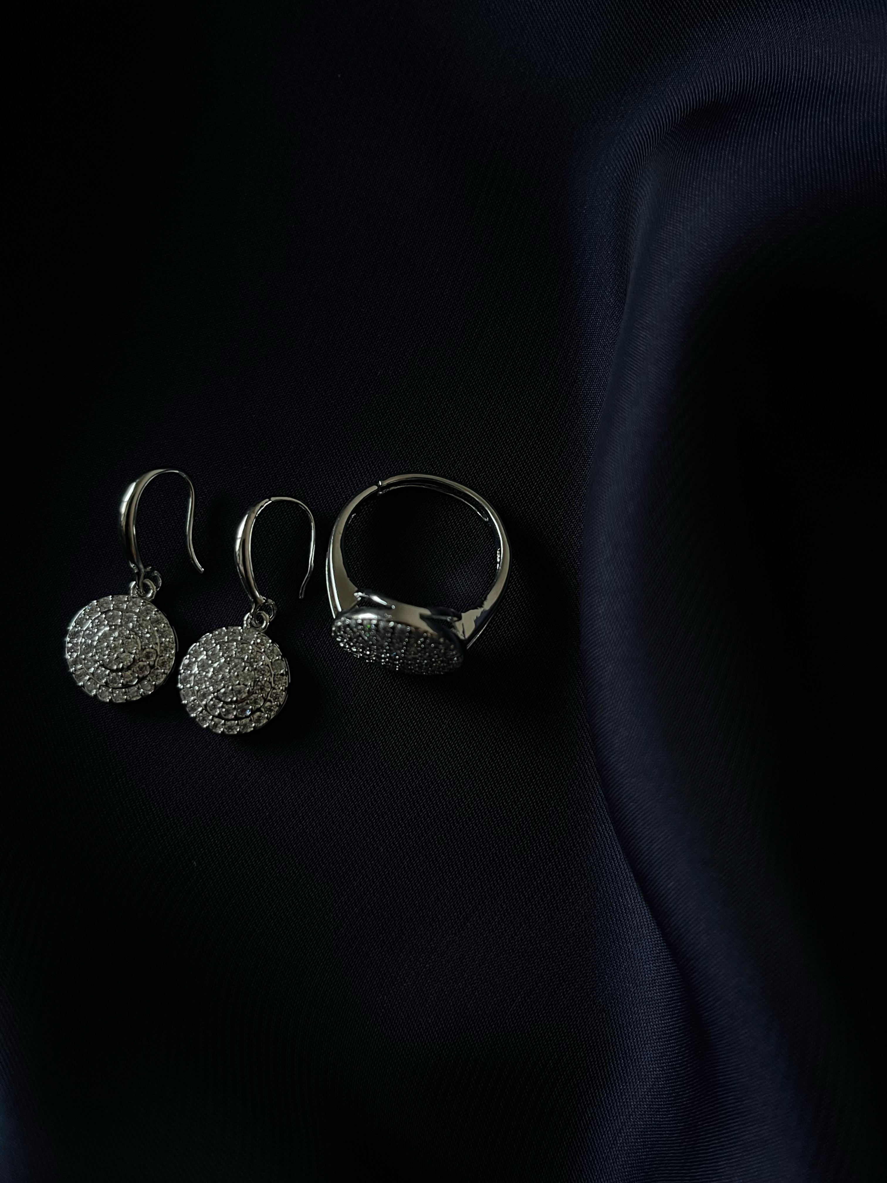 Silver Stone Luxurious Set