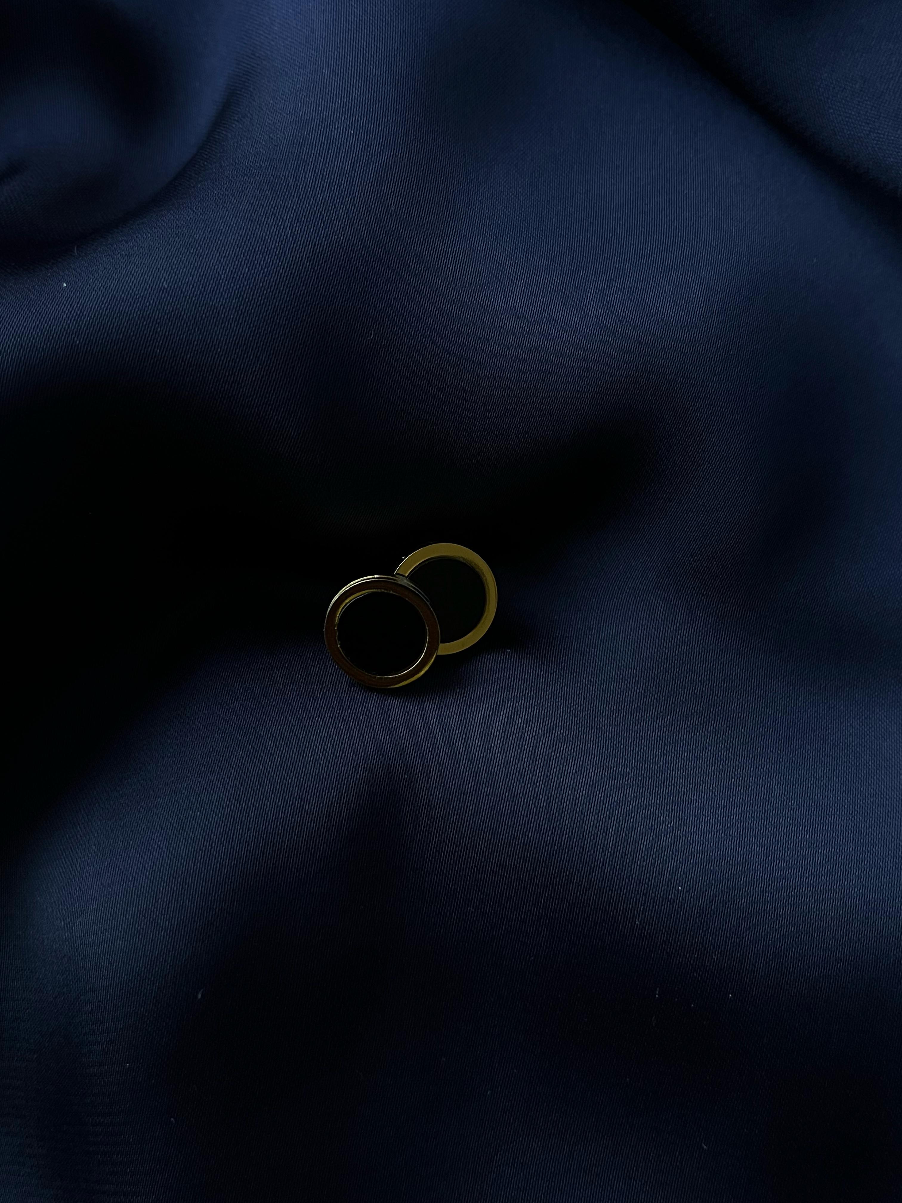 Golden Jewellery Set with Black Pearls