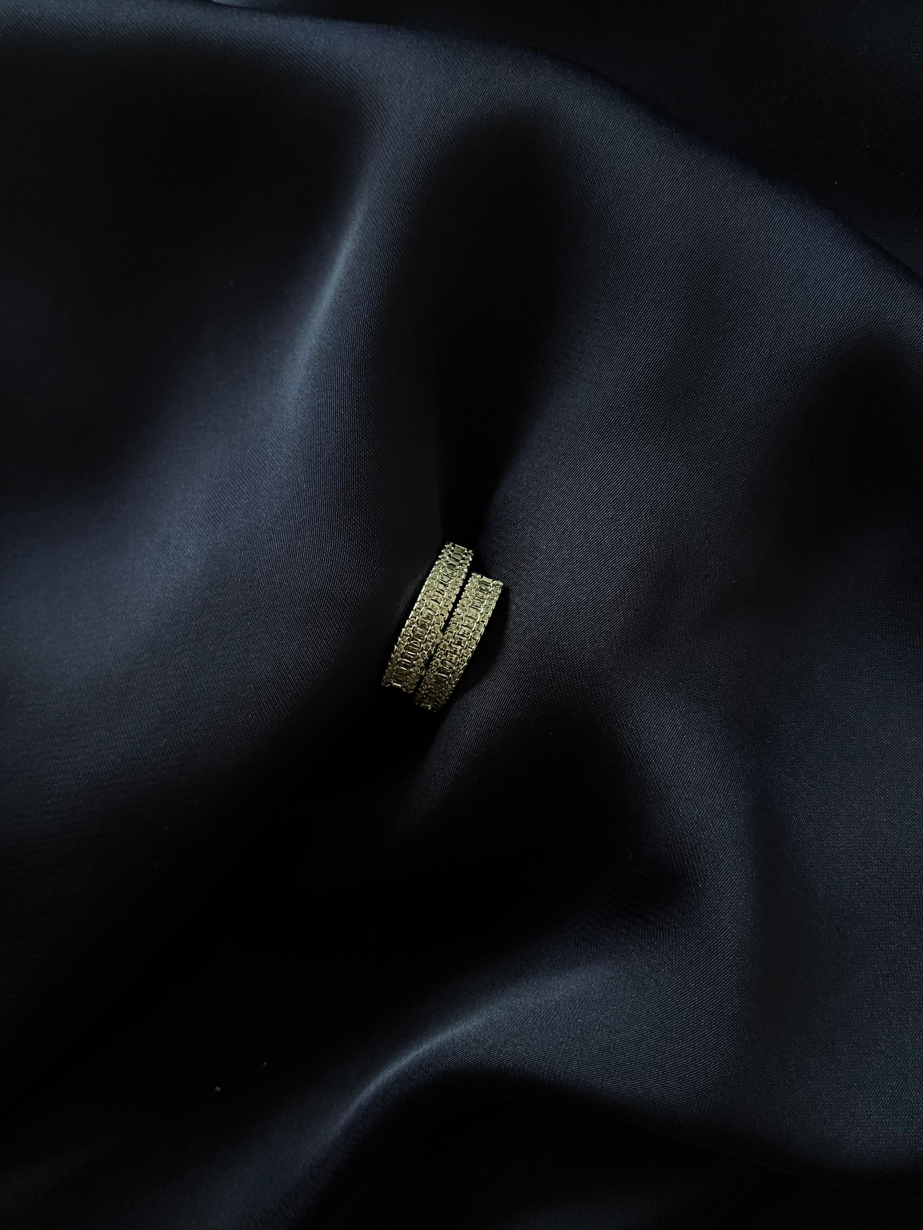 Luxurious White Stone Ring