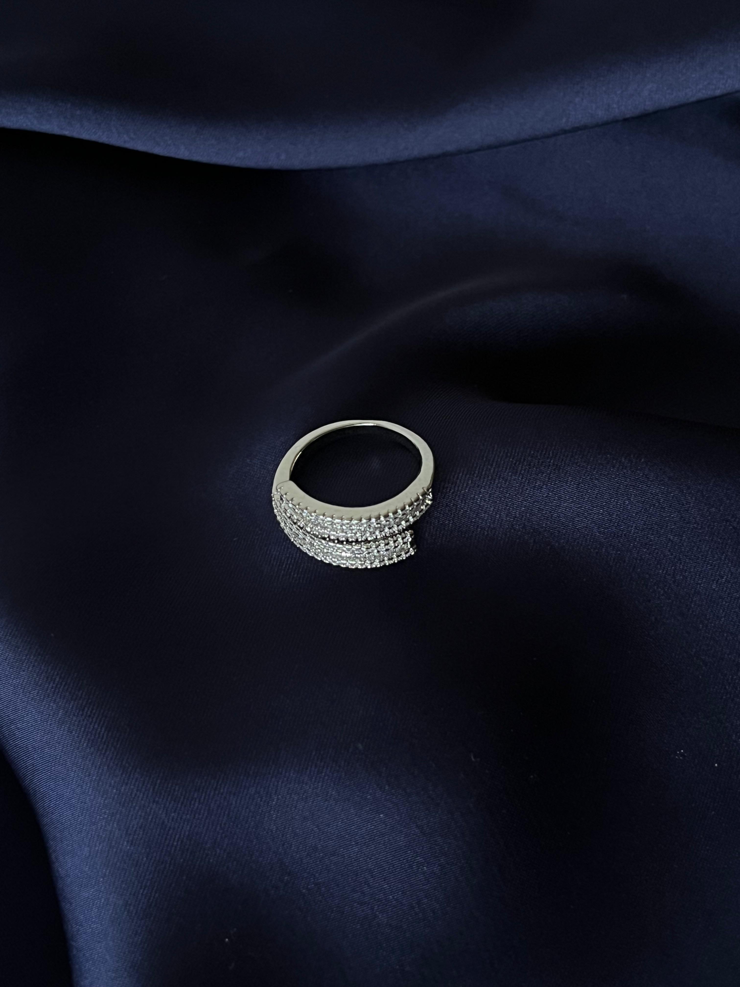 Luxurious White Stone Ring